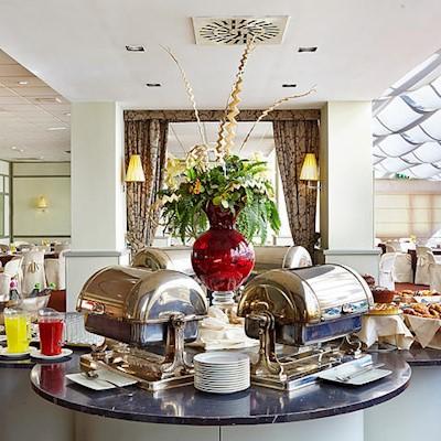 Hotel Crowne Plaza St. Peter's By Ihg 4*